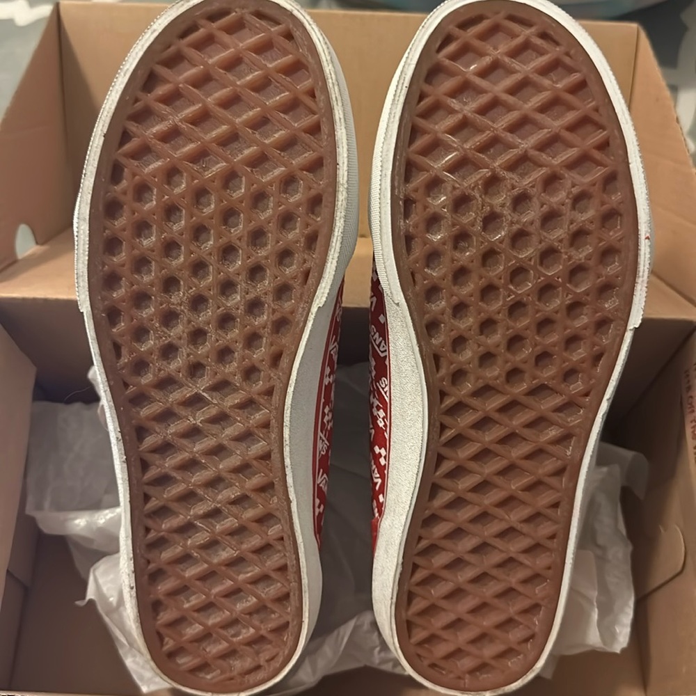 Brand new, only worn to try them on!